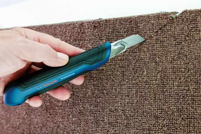 Bosch Professional Cutter Knife 18 mm | Utility Knife for Cutting & Workshop Applications