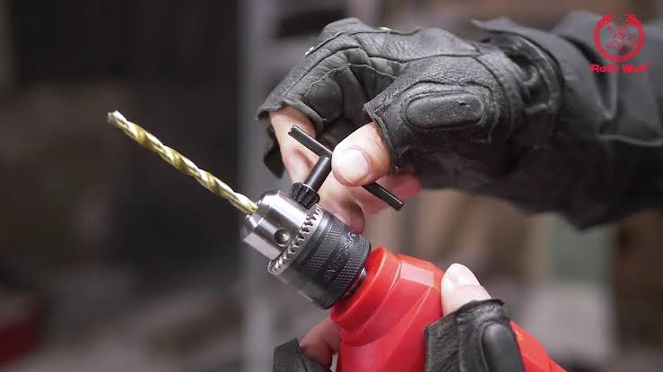 Ralli Wolf RED-10 10mm 450W 3000 RPM electric drill with spirit level for workshop and general drilling